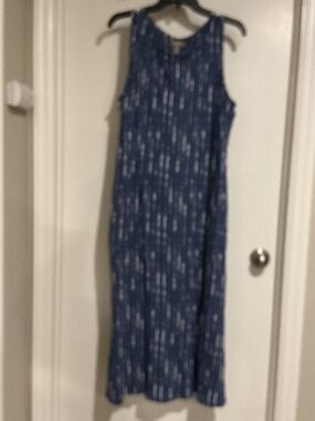 Denim & Co sleeveless maxi dress, size large , color blue and white